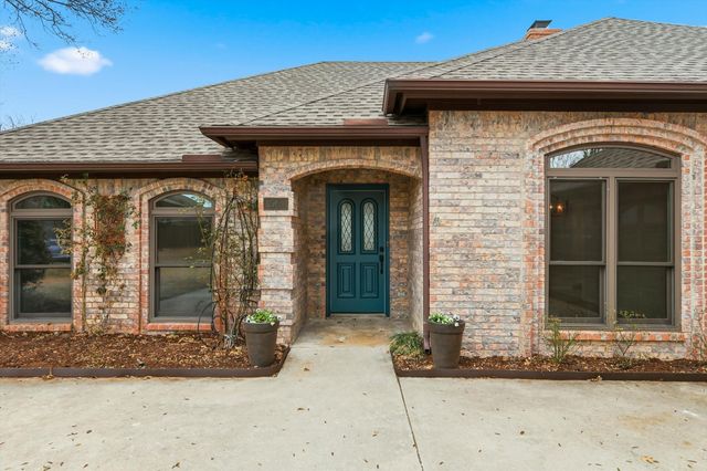 50 Cimarron Drive, Roanoke, TX 76262