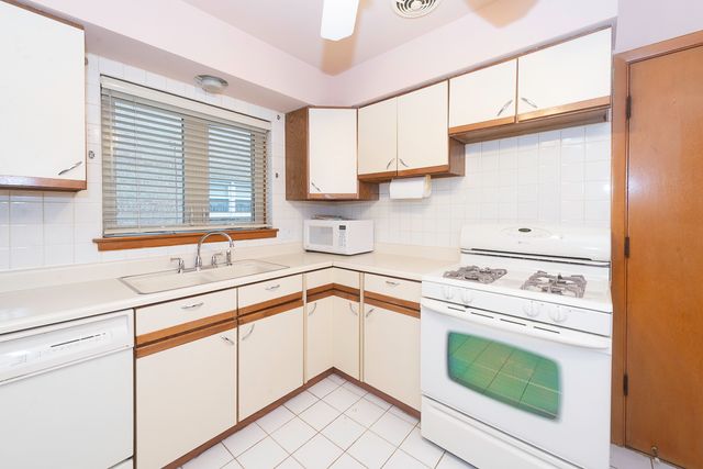 8909 N Wisner Street 1, Niles, IL 60714