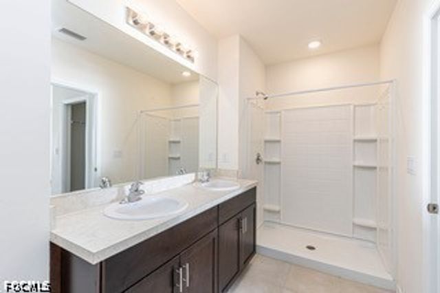 10736 Crossback LN, Lehigh Acres, FL 33936