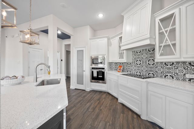 1209 Rushmore Drive, Burleson, TX 76028