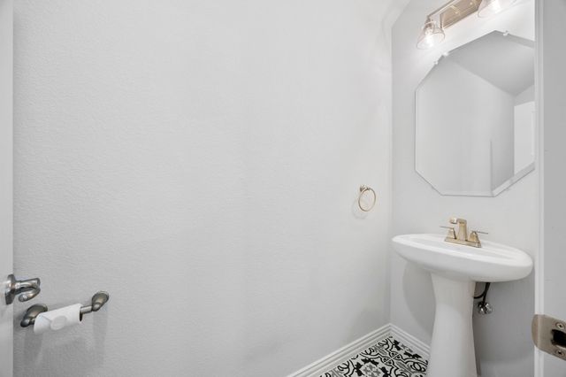 1209 Rushmore Drive, Burleson, TX 76028