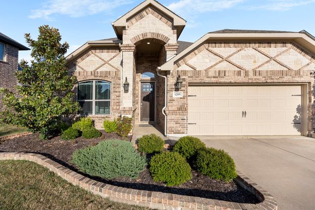 1209 Rushmore Drive, Burleson, TX 76028