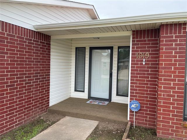 1019 Burning Wood Drive, Shawnee, OK 74804