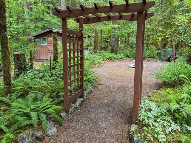 158 3 E Big River Boulevard, Deming, WA 98244