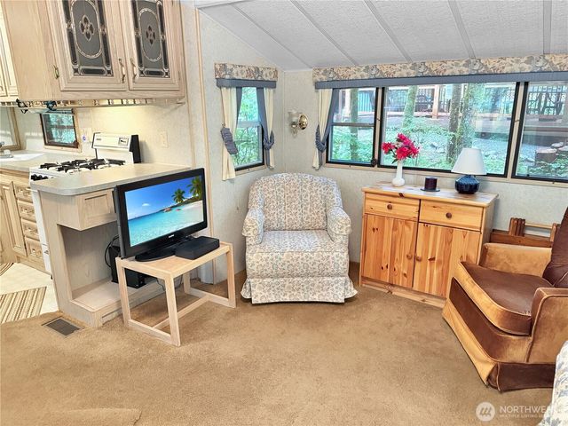 158 3 E Big River Boulevard, Deming, WA 98244