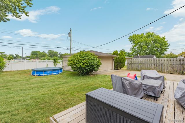 31516 Saint Margaret Street, St. Clair Shores, MI 48082