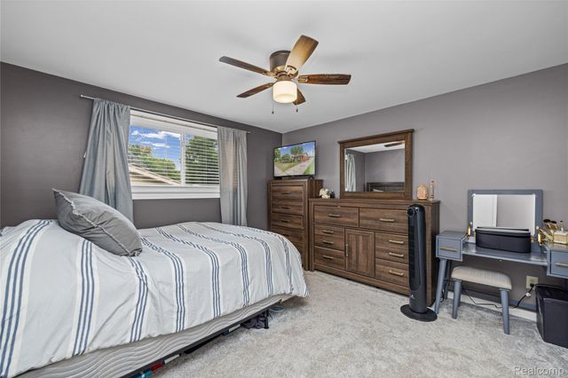 31516 Saint Margaret Street, St. Clair Shores, MI 48082