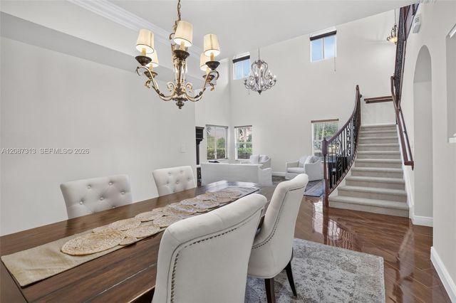 8210 Phoenician Court, Davie, FL 33328