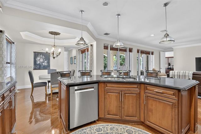 8210 Phoenician Court, Davie, FL 33328