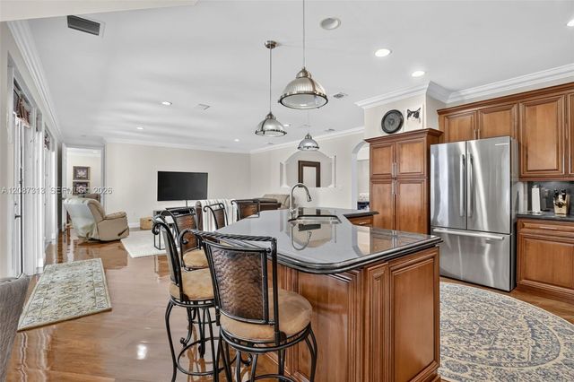 8210 Phoenician Court, Davie, FL 33328