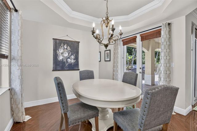 8210 Phoenician Court, Davie, FL 33328