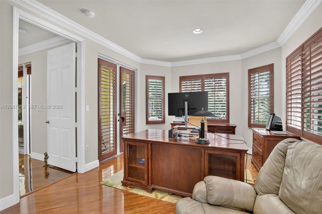8210 Phoenician Court, Davie, FL 33328