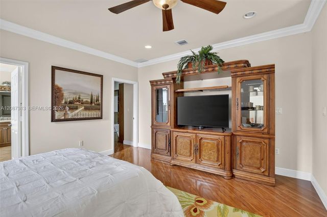 8210 Phoenician Court, Davie, FL 33328