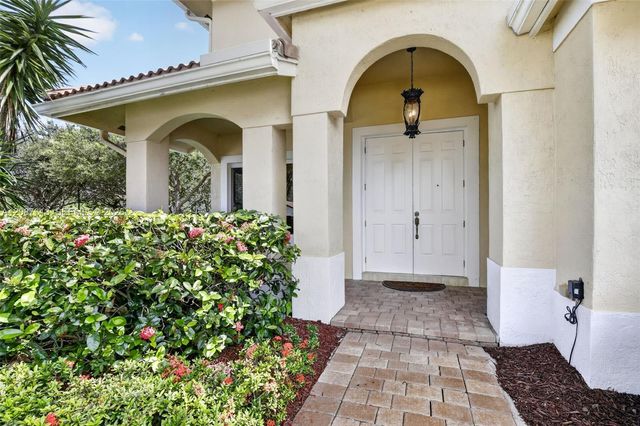 8210 Phoenician Court, Davie, FL 33328