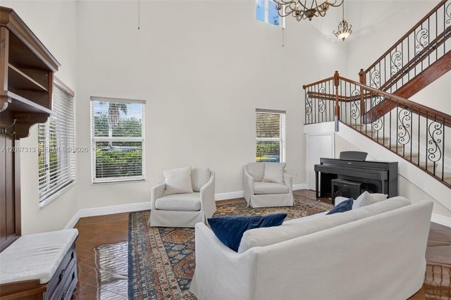 8210 Phoenician Court, Davie, FL 33328
