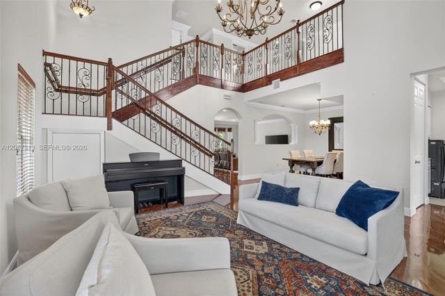 8210 Phoenician Court, Davie, FL 33328