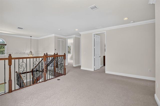 8210 Phoenician Court, Davie, FL 33328