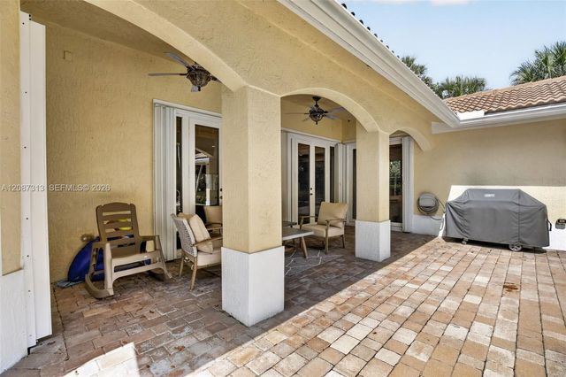 8210 Phoenician Court, Davie, FL 33328