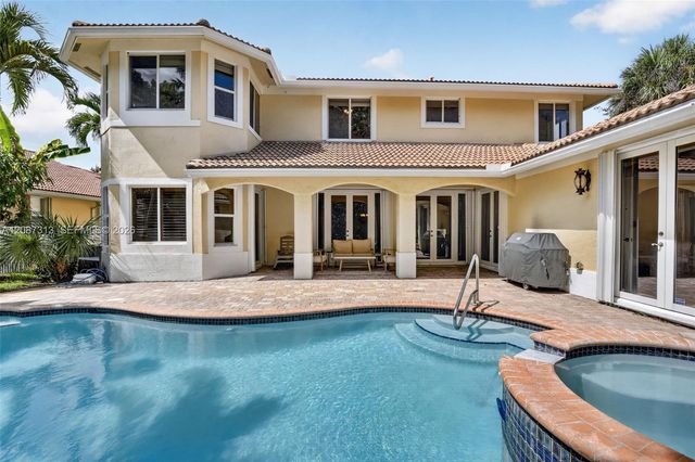 8210 Phoenician Court, Davie, FL 33328