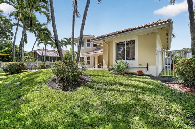 8210 Phoenician Court, Davie, FL 33328