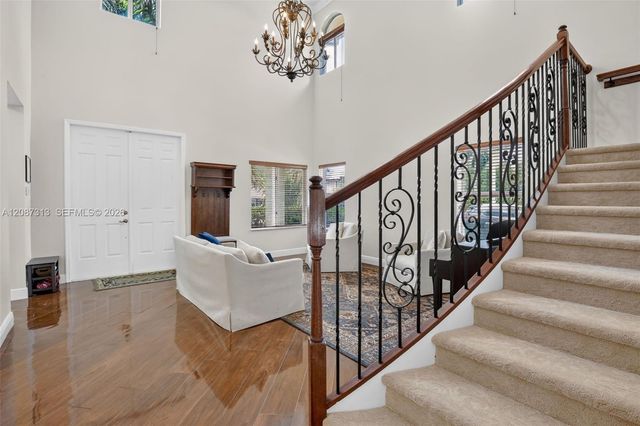 8210 Phoenician Court, Davie, FL 33328