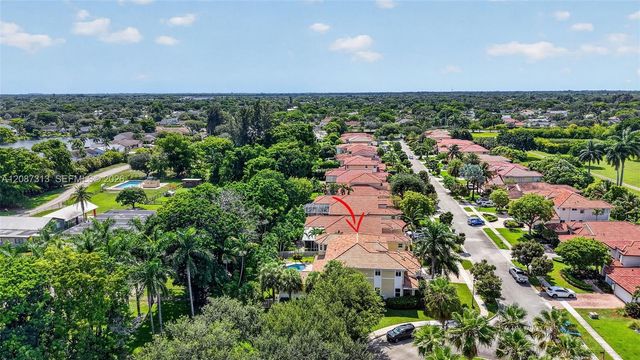 8210 Phoenician Court, Davie, FL 33328