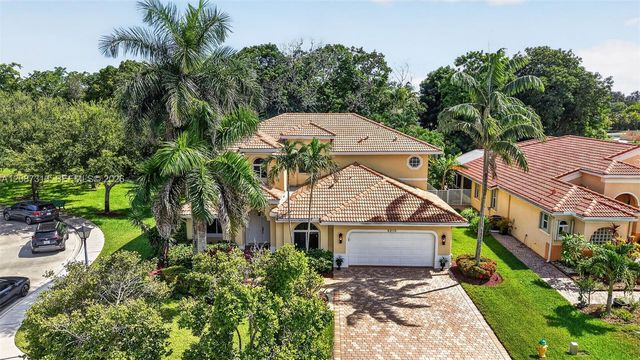 8210 Phoenician Court, Davie, FL 33328