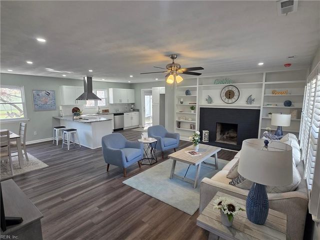 4613 Hinsdale ST, Virginia Beach, VA 23462