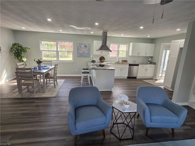 4613 Hinsdale ST, Virginia Beach, VA 23462