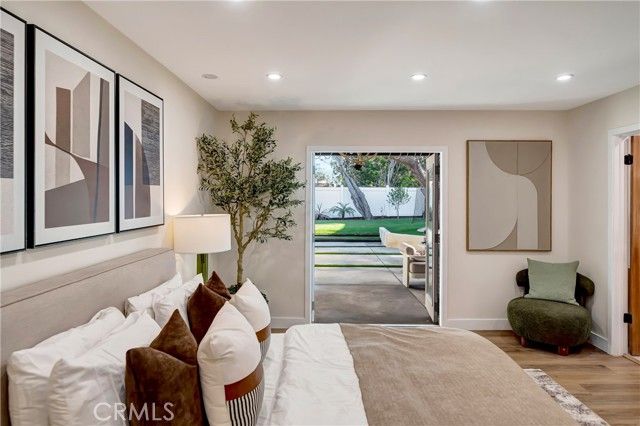 24250 Friar Street, Woodland Hills (los Angeles), CA 91367