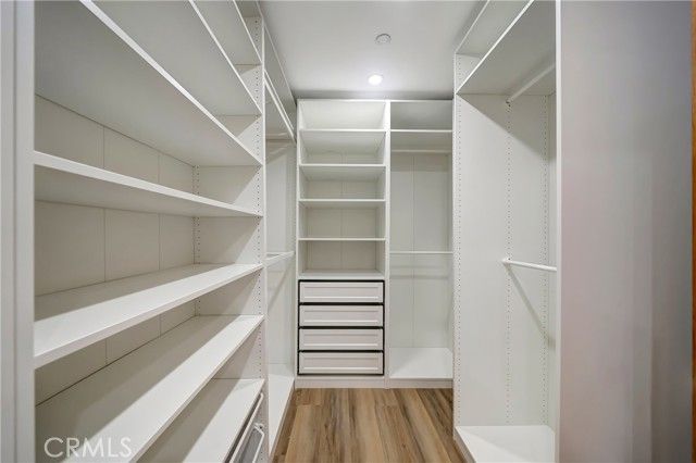 24250 Friar Street, Woodland Hills (los Angeles), CA 91367