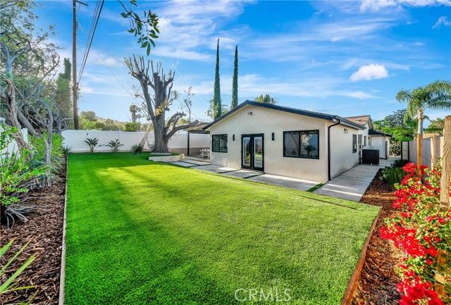 24250 Friar Street, Woodland Hills (los Angeles), CA 91367