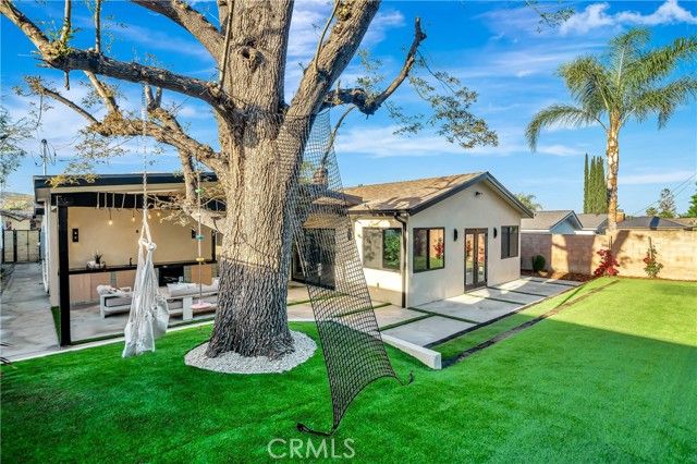 24250 Friar Street, Woodland Hills (los Angeles), CA 91367