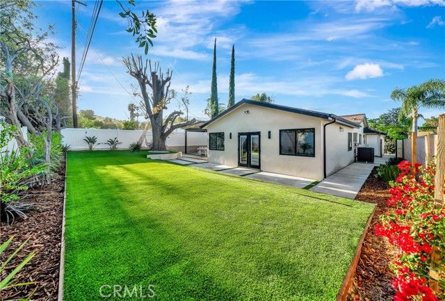 24250 Friar Street, Woodland Hills (los Angeles), CA 91367