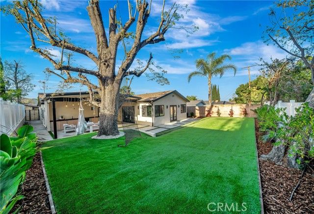 24250 Friar Street, Woodland Hills (los Angeles), CA 91367