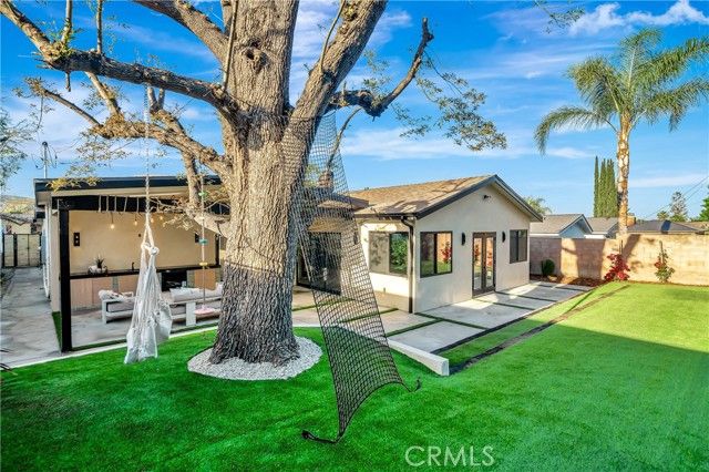 24250 Friar Street, Woodland Hills (los Angeles), CA 91367