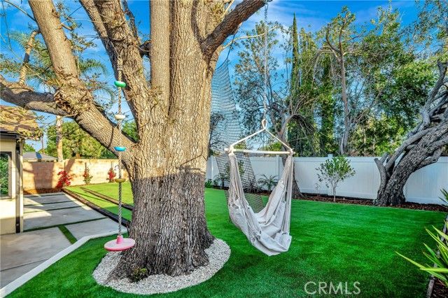 24250 Friar Street, Woodland Hills (los Angeles), CA 91367