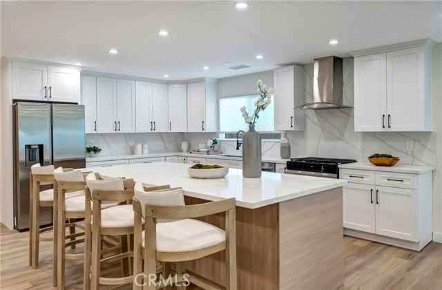 24250 Friar Street, Woodland Hills (los Angeles), CA 91367