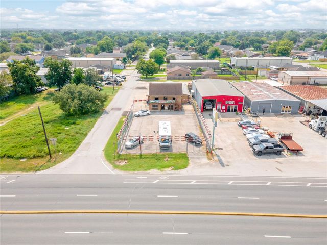 1912 Houston Boulevard, South Houston, TX 77587