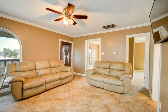 1912 Houston Boulevard, South Houston, TX 77587