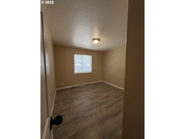 1255 S 13TH St, Cottage Grove, OR 97424