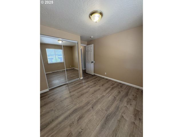 1255 S 13TH St, Cottage Grove, OR 97424
