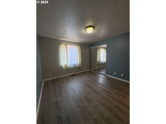 1255 S 13TH St, Cottage Grove, OR 97424