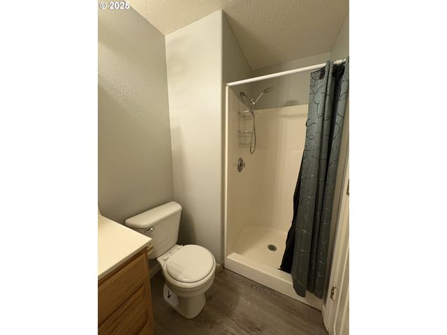 1255 S 13TH St, Cottage Grove, OR 97424