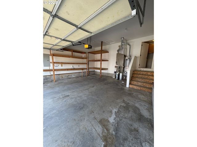 1255 S 13TH St, Cottage Grove, OR 97424