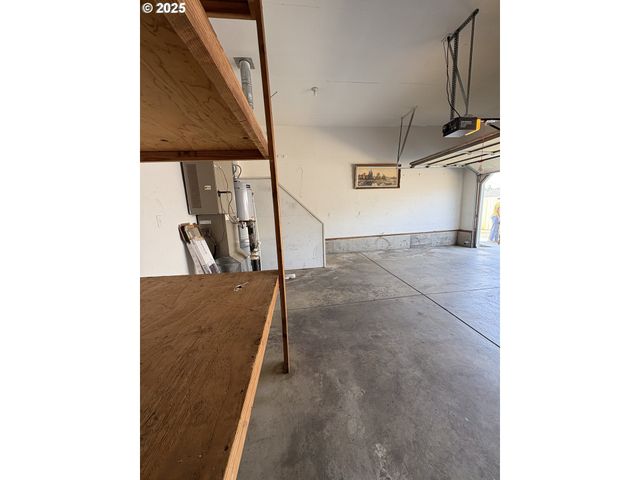 1255 S 13TH St, Cottage Grove, OR 97424