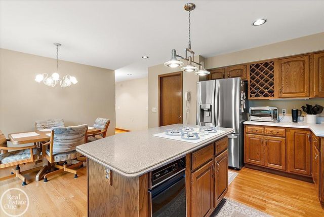 56688 Portsmouth Court, Shelby Twp, MI 48316