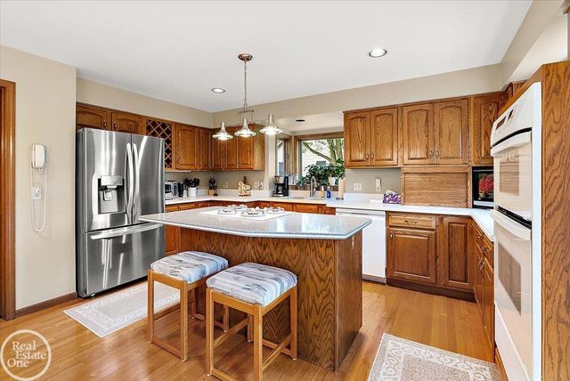 56688 Portsmouth Court, Shelby Twp, MI 48316