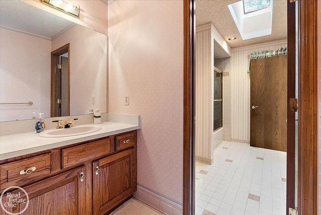 56688 Portsmouth Court, Shelby Twp, MI 48316