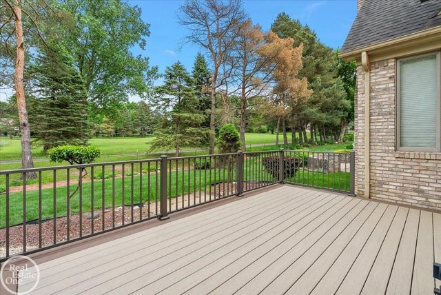 56688 Portsmouth Court, Shelby Twp, MI 48316
